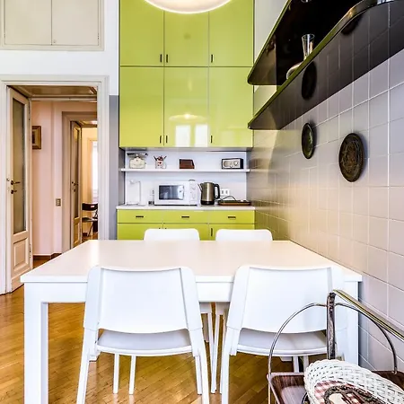 Huge Center Guastalla Gardens 8pax Apartament *