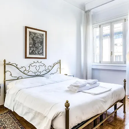 Huge Center Guastalla Gardens 8pax Appartement